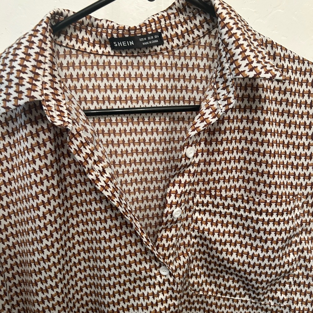 Cute button down - Picture 3 of 3